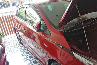 รับซื้อรถยนต์ Toyota Yaris trd ขายรถยนต์มือสอง Toyota yaris trd